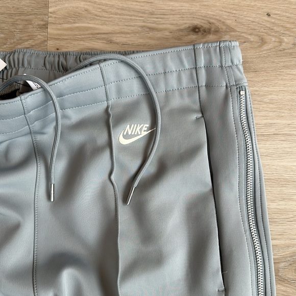 Mens
Nike Circa Pant Particle Grey size large - Picture 11 of 16